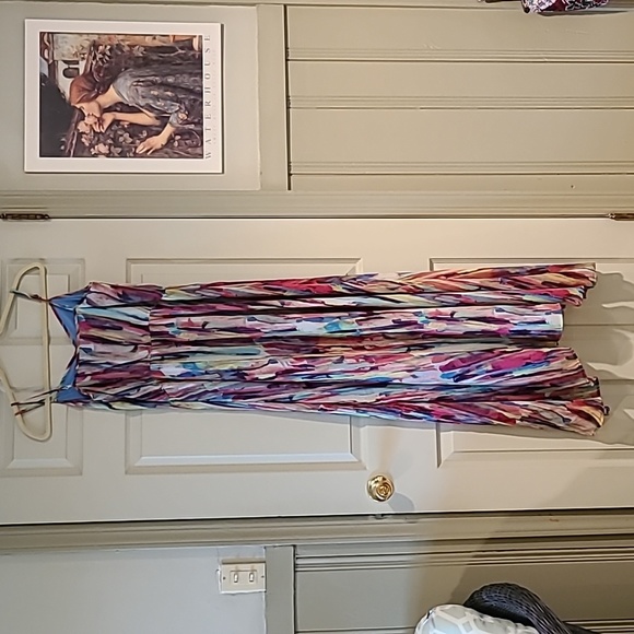 SAKS 5/48 NWOT Chiffon Multicolor Maxi, lined, elasticized empire. Tall 6. - Picture 6 of 10